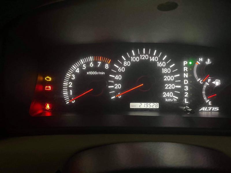 TOYOTA Altis 1.8 E 2004