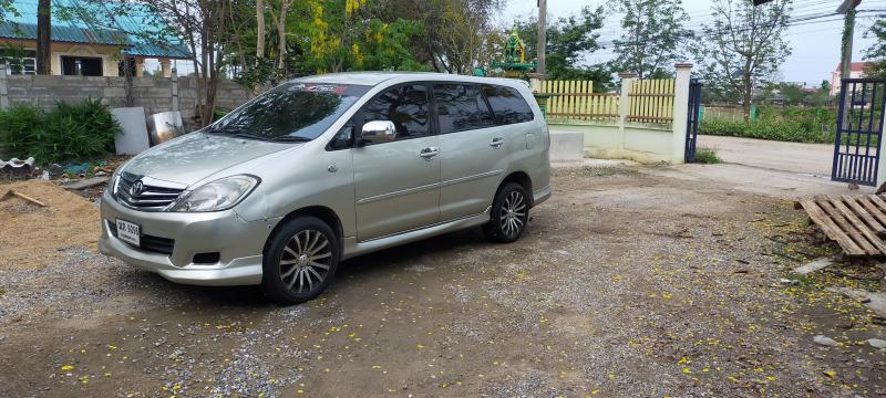 TOYOTA Innova รุ่น G 2011