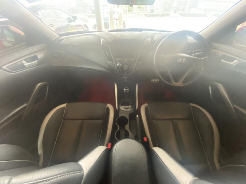 HYUNDAI Veloster 2017