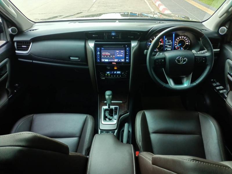 TOYOTA fortuner 2.4v 2019