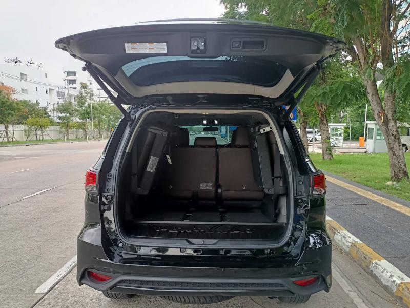 TOYOTA fortuner 2.4v 2019