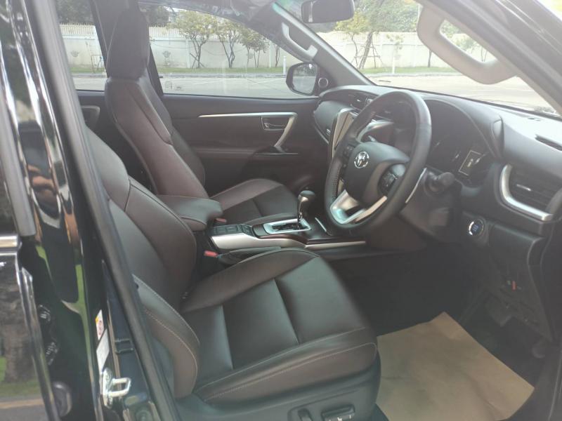 TOYOTA fortuner 2.4v 2019