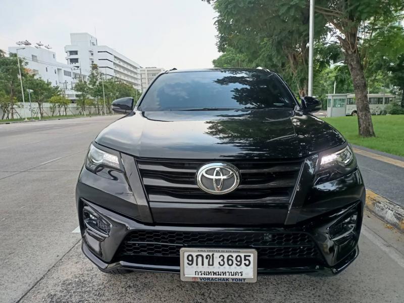 TOYOTA fortuner 2.4v 2019