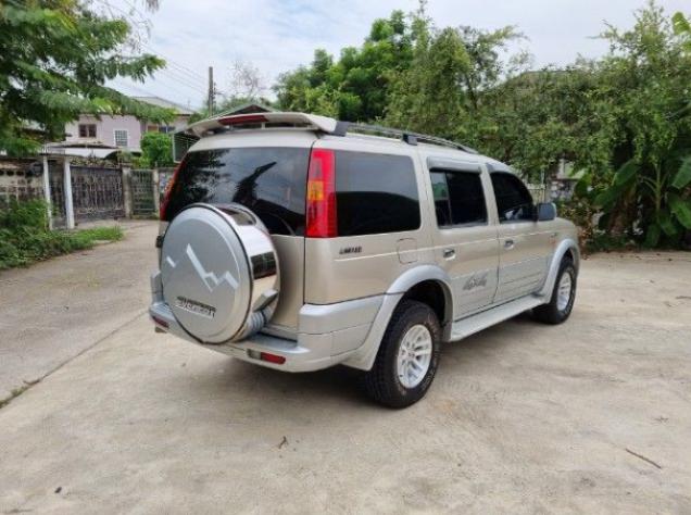 FORD Everest 2004