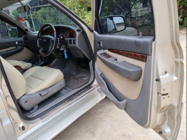 FORD Everest 2004