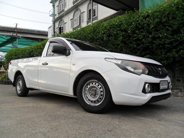 MITSUBISHI Triton 2015