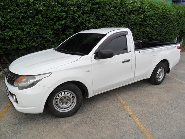 MITSUBISHI Triton 2015