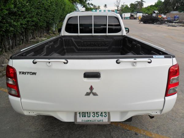 MITSUBISHI Triton 2015