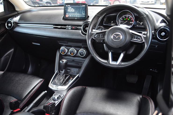 MAZDA ไฮคอนเน็ค 1.3ท็อป 2018