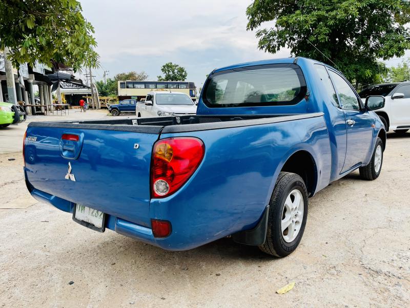 MITSUBISHI Triton 2.5 GLX MT 2006