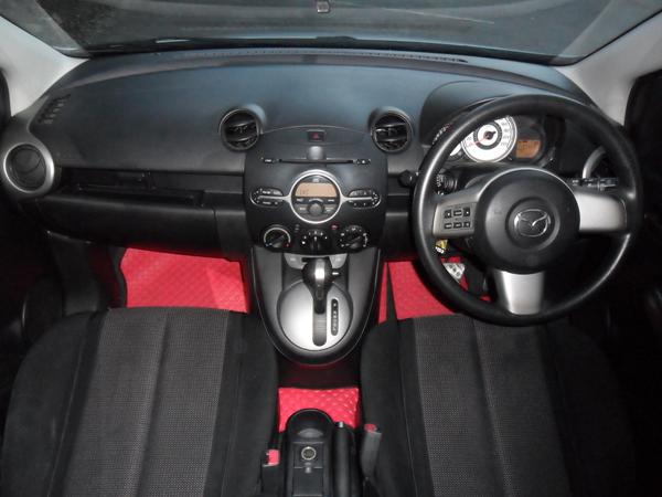 MAZDA Mazda2 2011