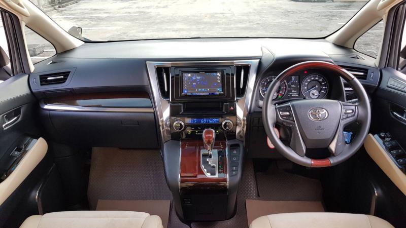 TOYOTA VELLFIRE 2016