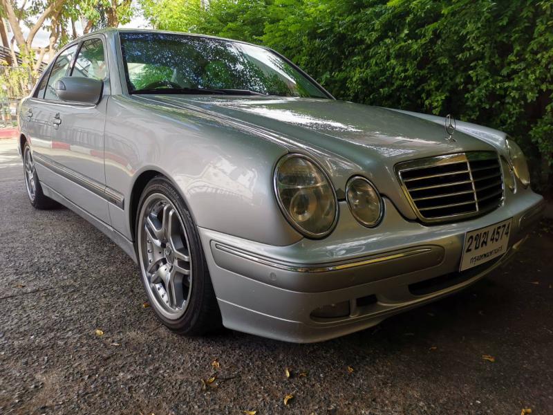 BENZ E240 1999