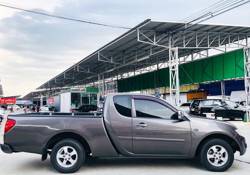 MITSUBISHI Triton 2014