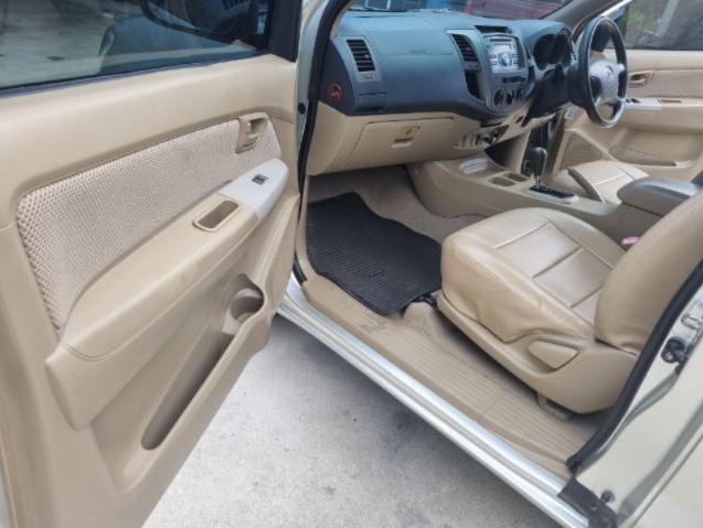 TOYOTA Vigo cab 2.7G 2009