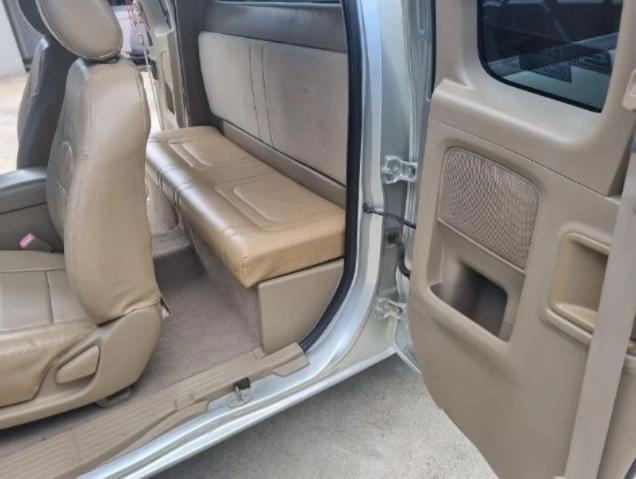 TOYOTA Vigo cab 2.7G 2009