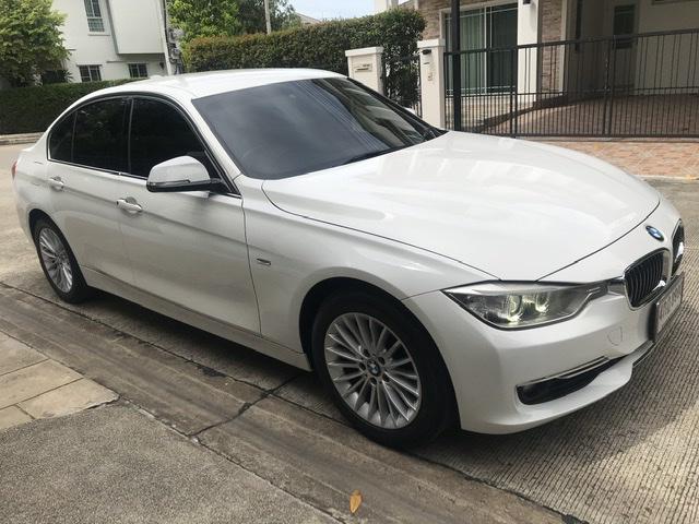 BMW 320i Luxury  2015