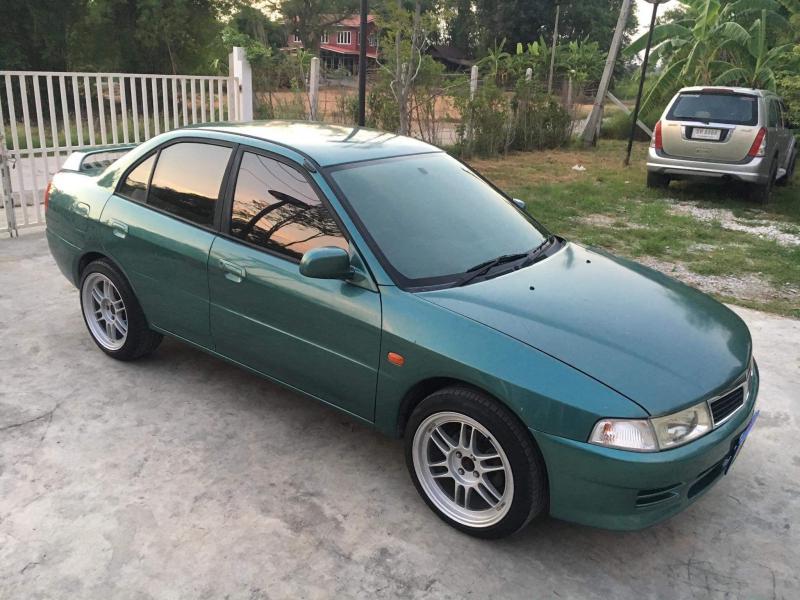 MITSUBISHI Lancer 2001