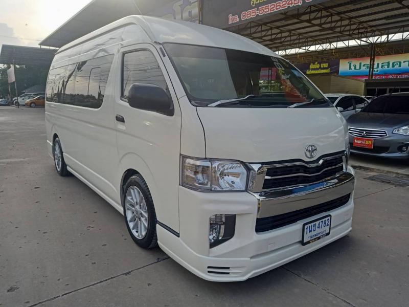 TOYOTA Commuter 2015