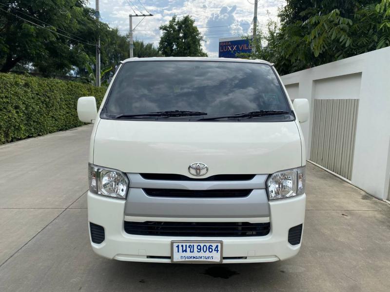 TOYOTA Hiace 2016