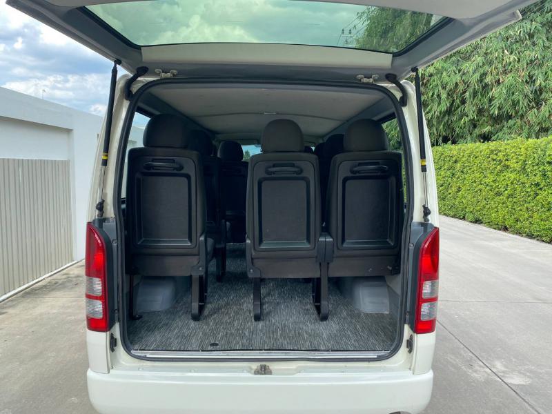 TOYOTA Hiace 2016
