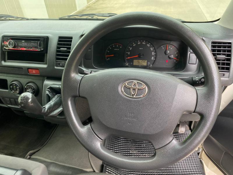 TOYOTA Hiace 2016