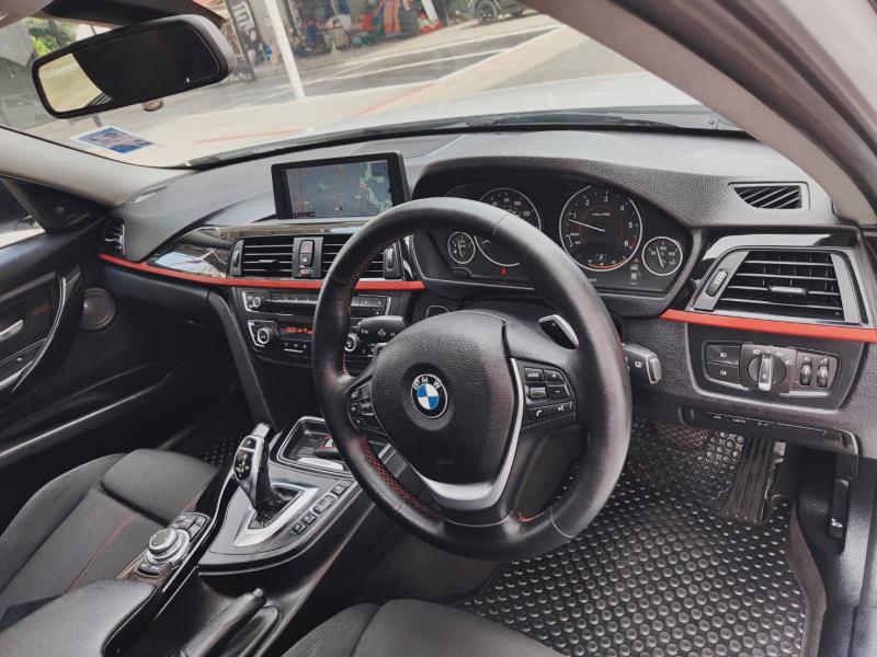 BMW 320d F30 2012