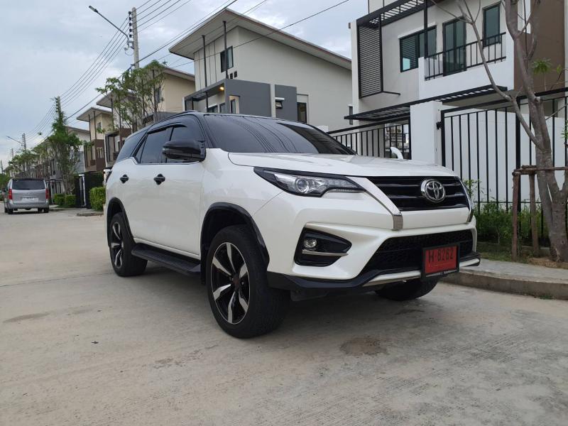 TOYOTA Fortuner 2019