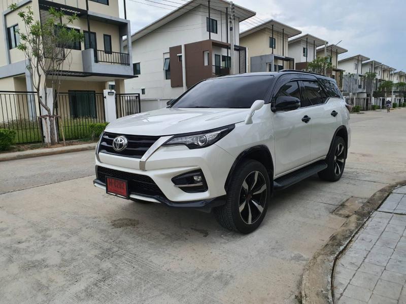 TOYOTA Fortuner 2019