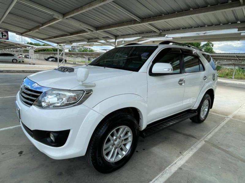 TOYOTA Fortuner 2.5V 2014