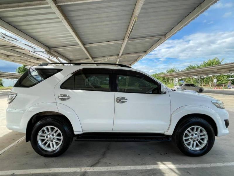 TOYOTA Fortuner 2.5V 2014