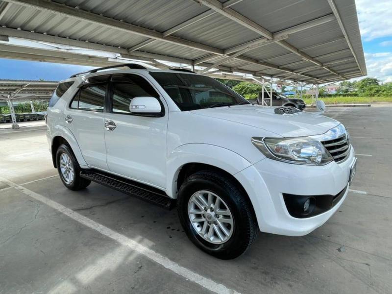 TOYOTA Fortuner 2.5V 2014