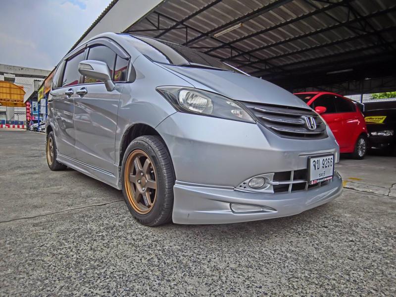 HONDA Freed 1.5 E 2011