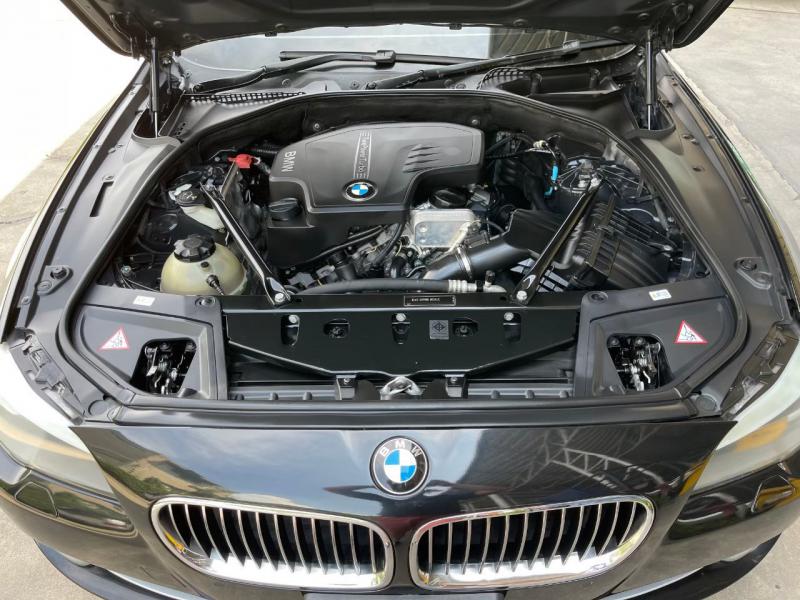 BMW F10 520i TwinPower T 2012