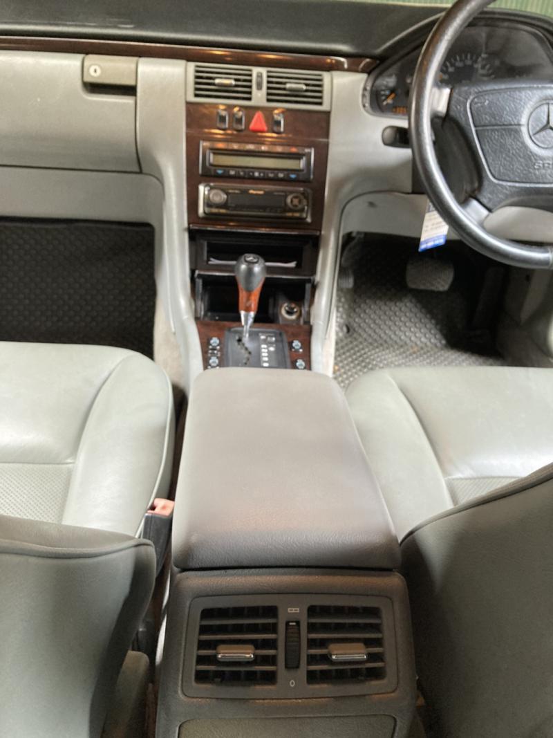 BENZ e230 1997