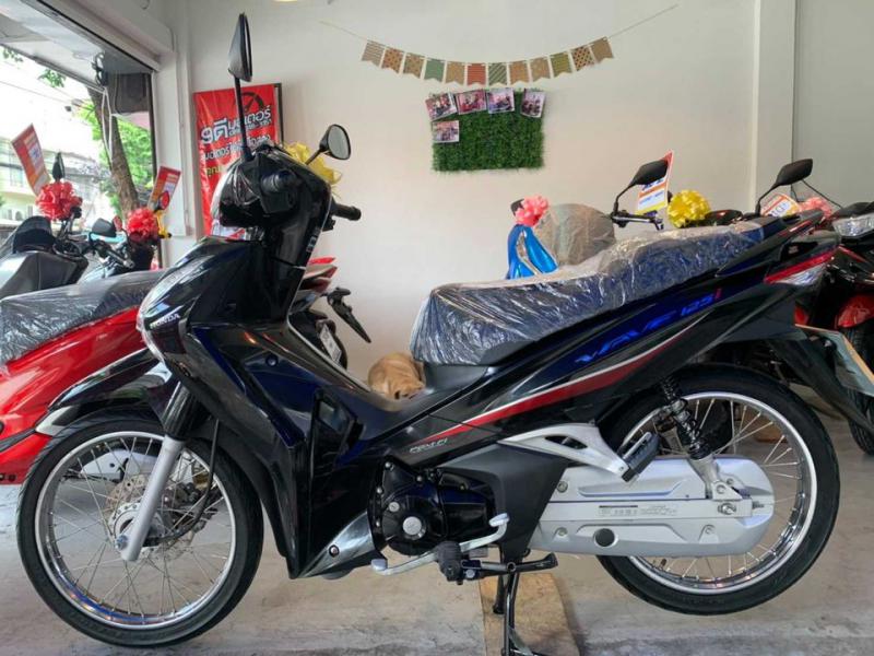 Honda Wave 125i ล้อลวด สตาร์ทมือ สีดำ