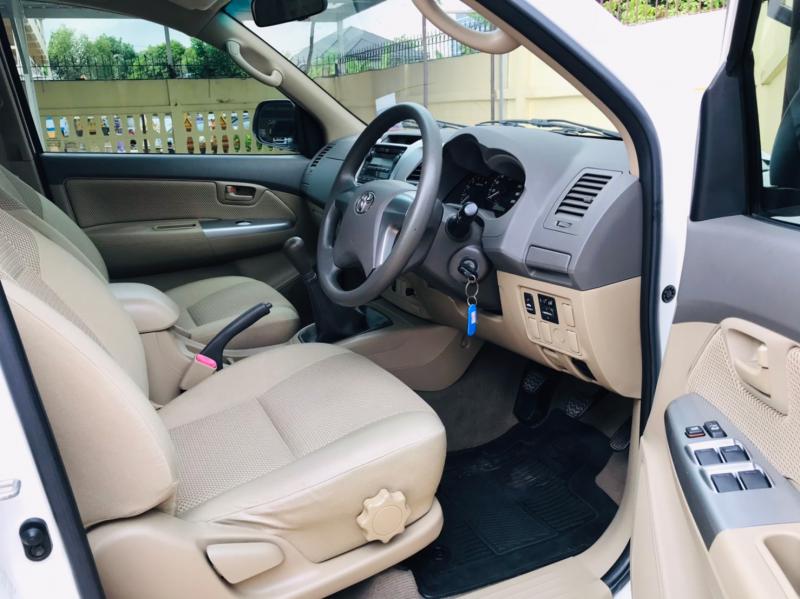 TOYOTA VIGO D/CAB PRERUNNER 2013