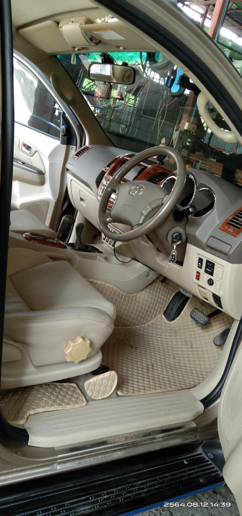 TOYOTA Fortuner 2005