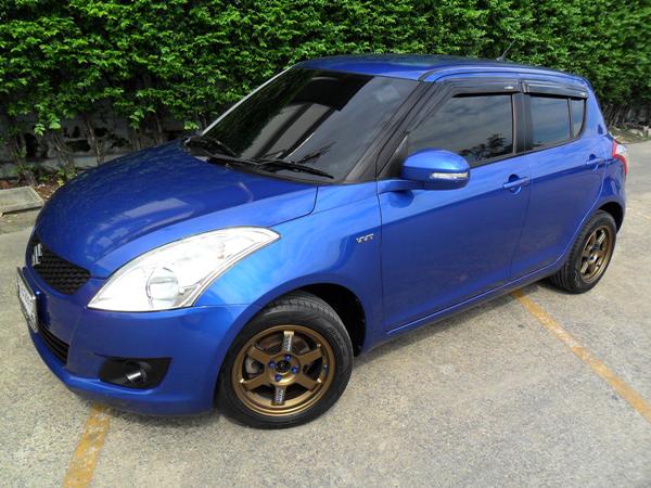 SUZUKI Swift 1.2GLX 2013