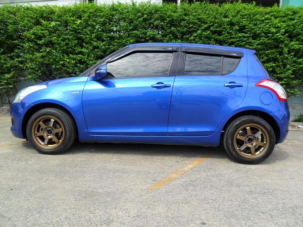 SUZUKI Swift 1.2GLX 2013