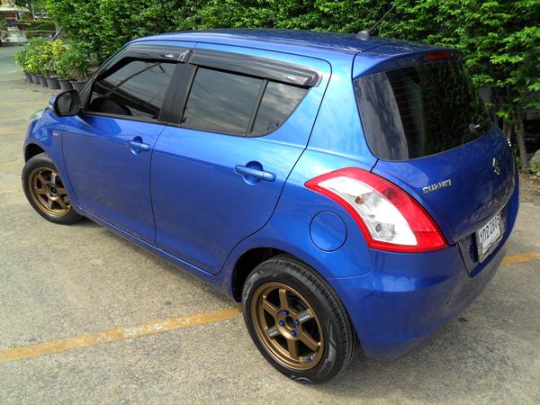 SUZUKI Swift 1.2GLX 2013