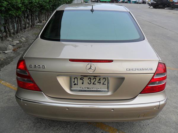 BENZ E200 2004