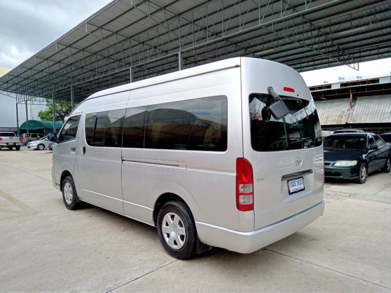 TOYOTA Hiace 2.5 COMMUTER 2011