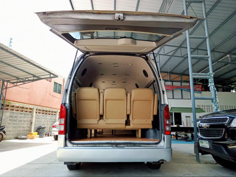 TOYOTA Hiace 2.5 COMMUTER 2011