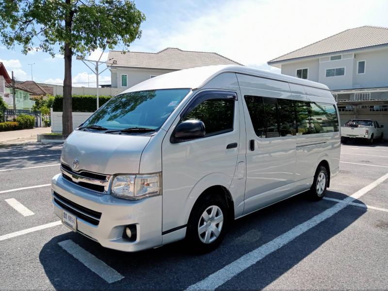 TOYOTA Hiace 2.5 commuter 2012