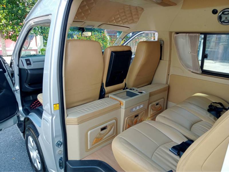 TOYOTA Hiace 2.5 commuter 2012
