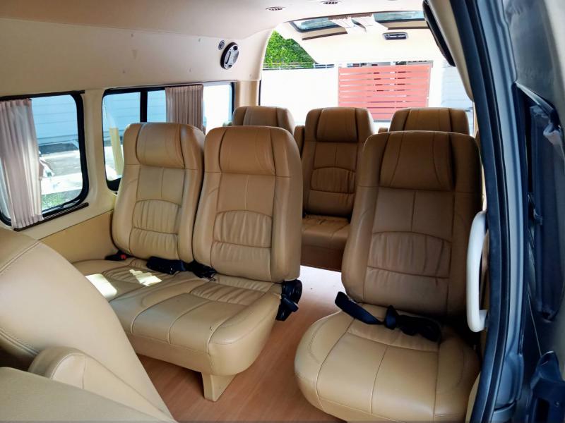 TOYOTA Hiace 2.5 commuter 2012
