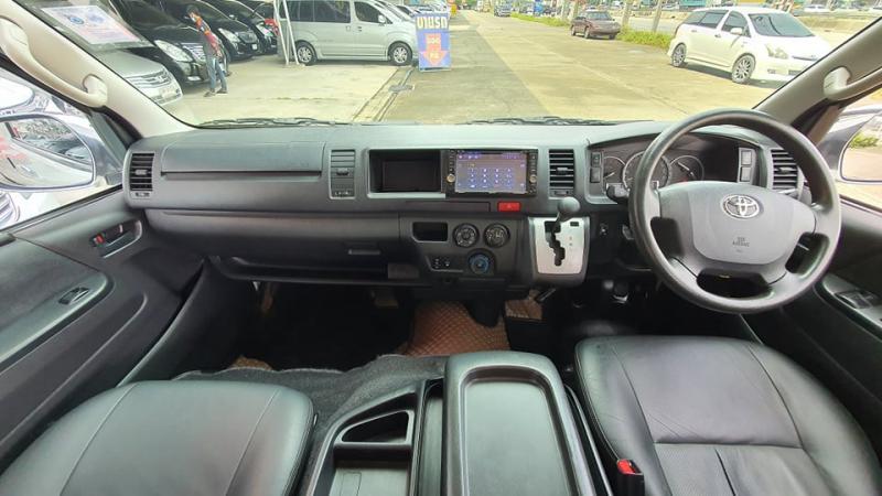 TOYOTA Ventury 2.7G  2015