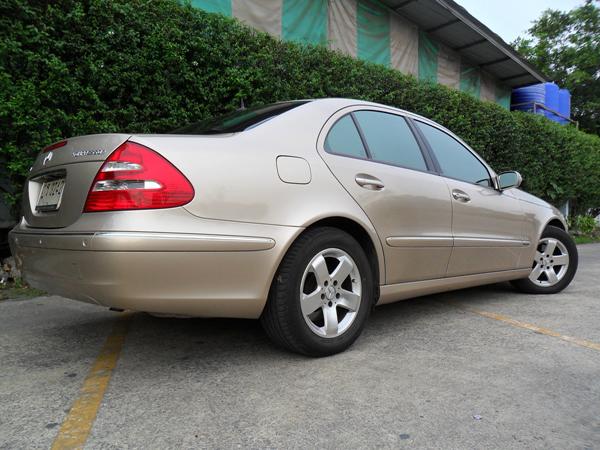 BENZ E200 2004