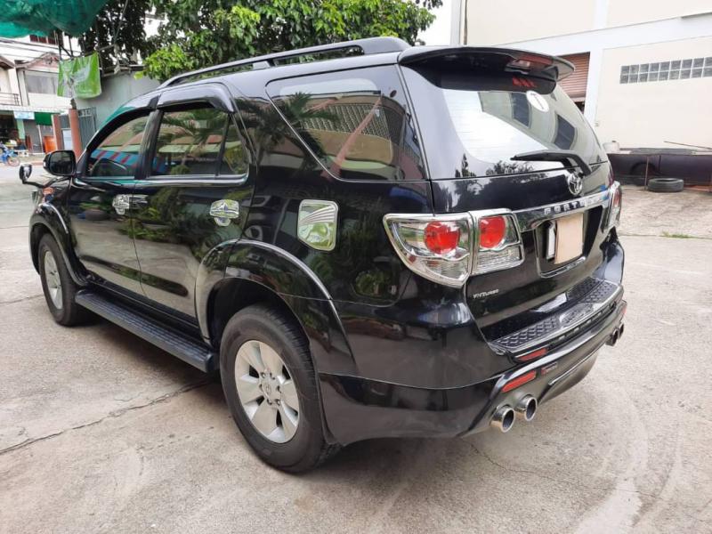 TOYOTA Fortuner 2013